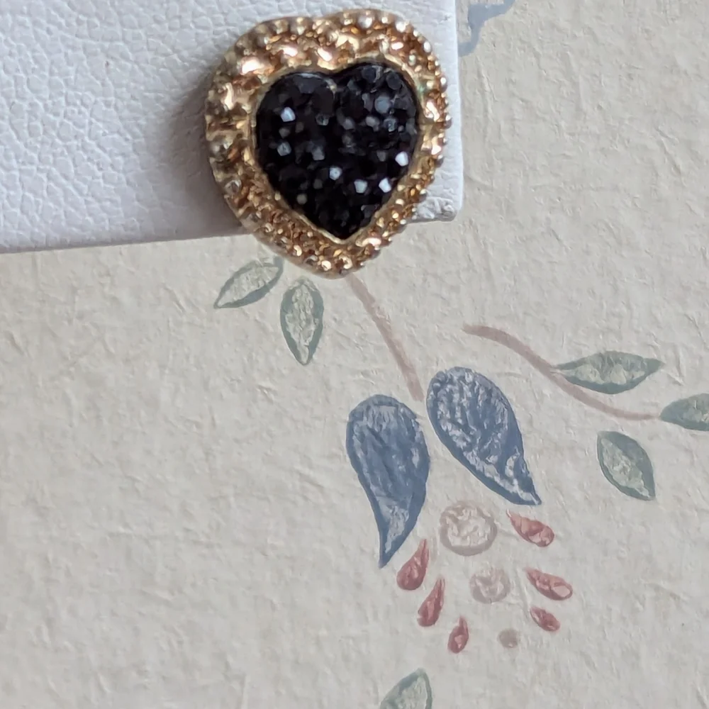 ♥️ 🖤 Vintage 3 Pierced Earrings Goldtone Dark Red Heart Stud Rhinestones